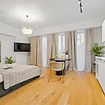 Tempus Te Aparts With Balcony 아파트 *