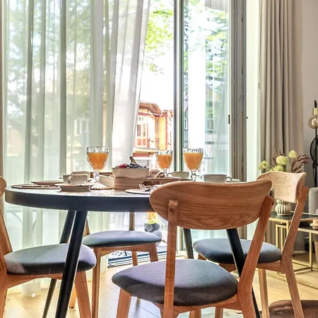 Tempus Te Aparts With Balcony *