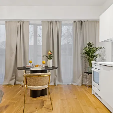 Tempus Te Aparts With Balcony Apartment *